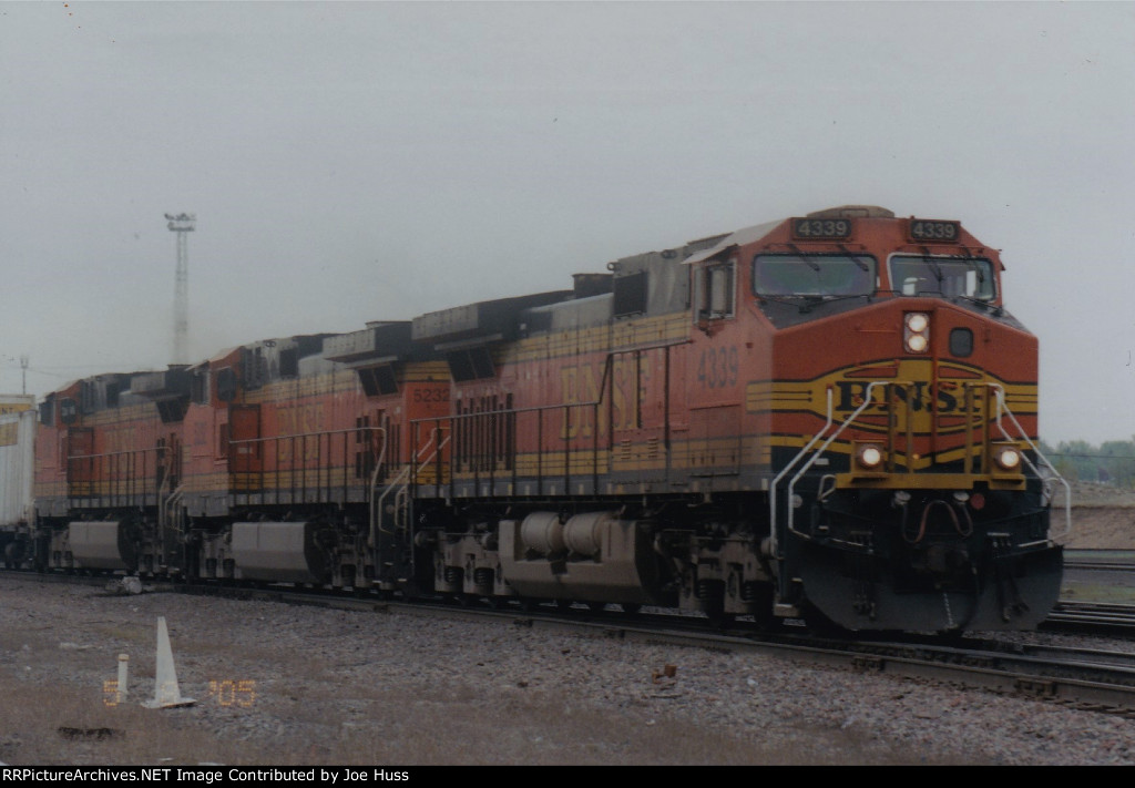 BNSF 4339 East